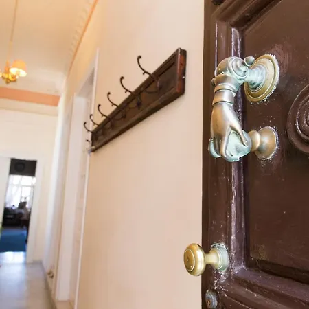 Апартаменты Ermoupolis 1834 Traditional Stone Yard House
